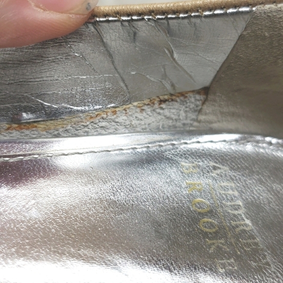 Audrey Brooke Cameo Loafers 6M Silver/Tan comfort - Picture 4 of 6